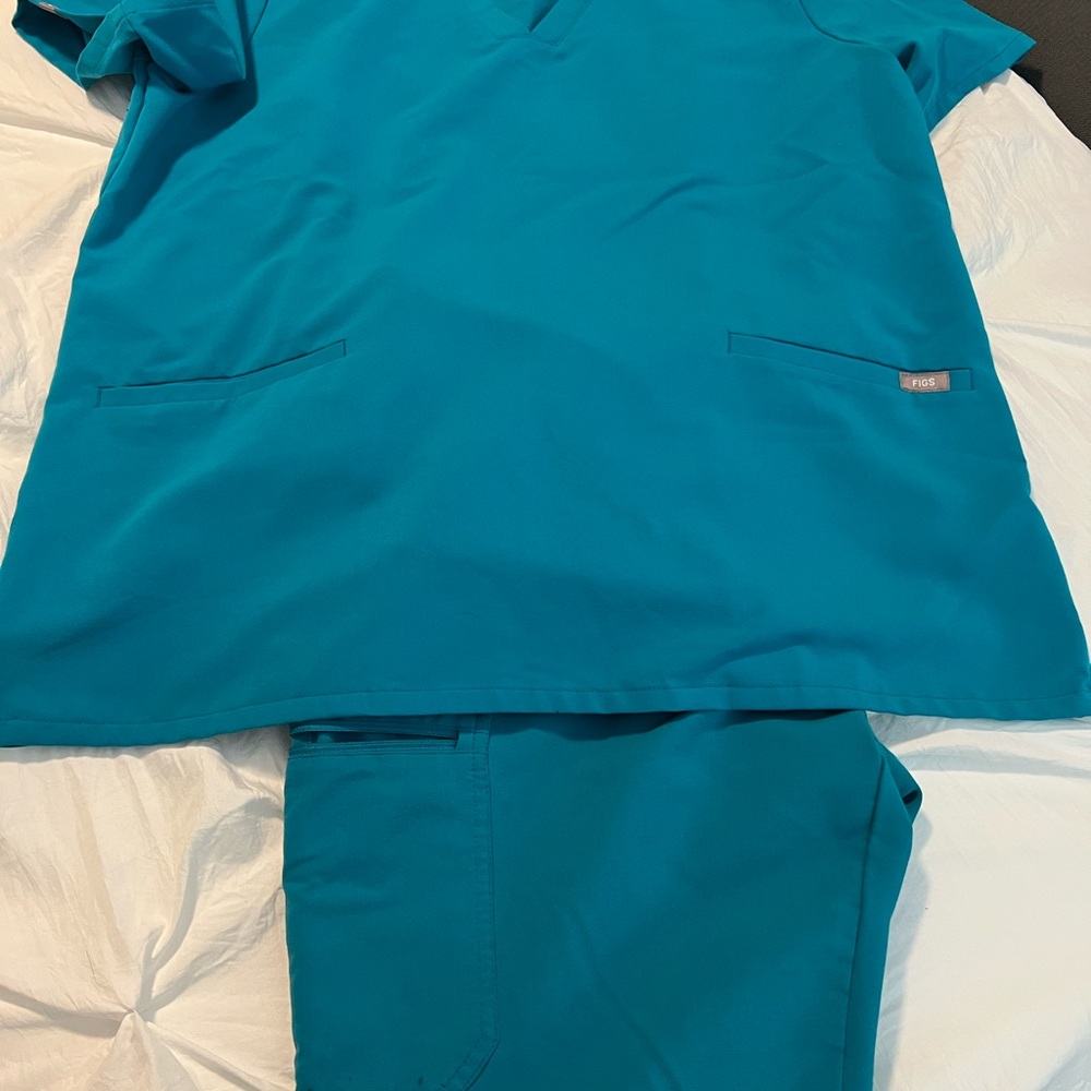 Figs Teal Technical Collection Scrub Top and Bottom